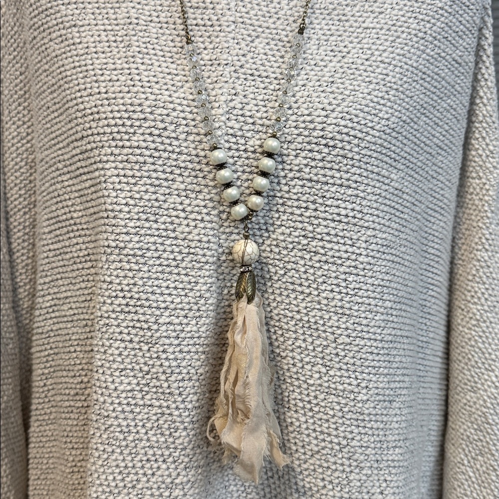 Womens Boho Long Tassel Necklace Cream Faux Pearl Frayed‎ Fabric Leaf Gold Tone